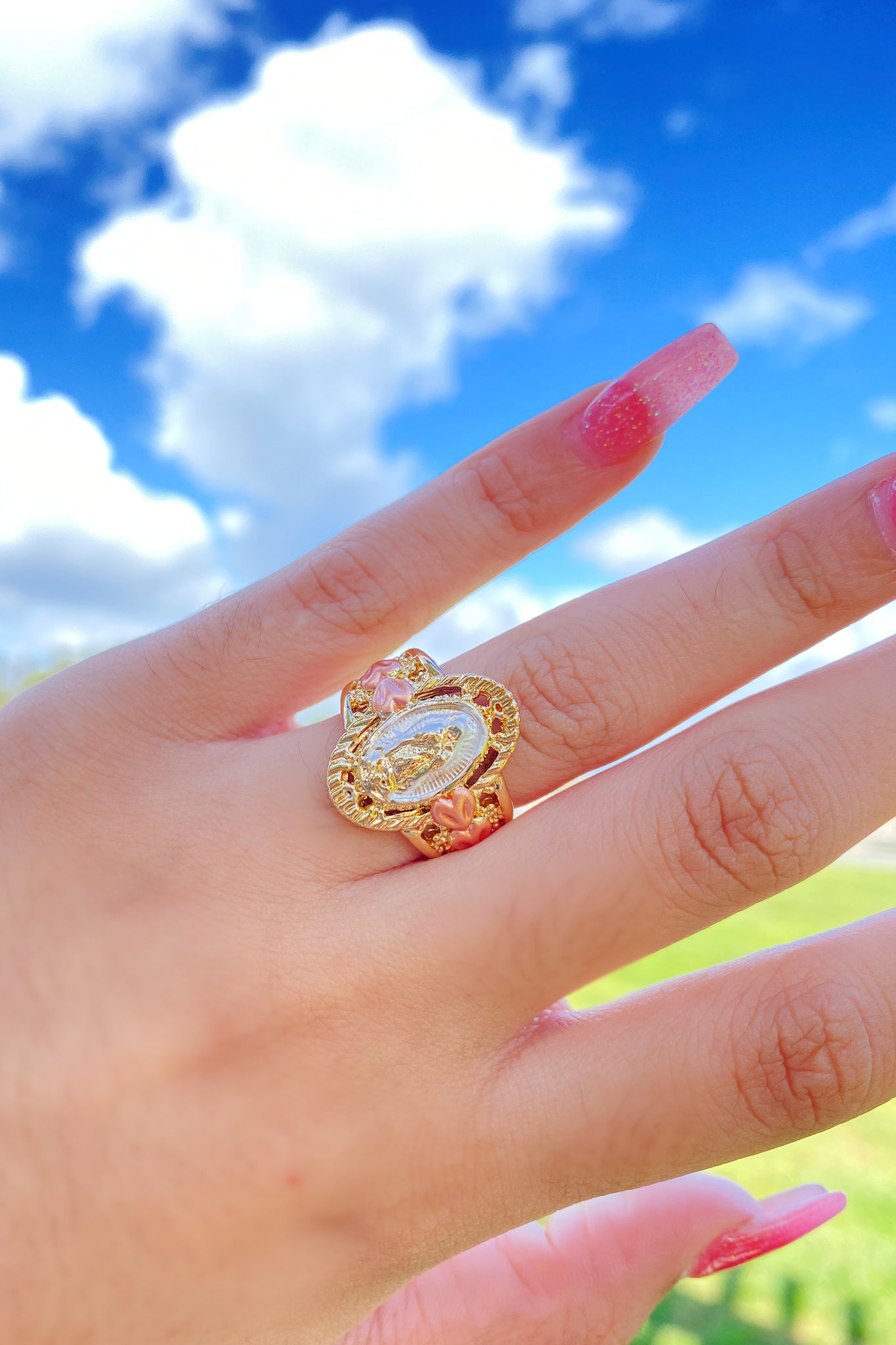 Reina del Corazon Ring